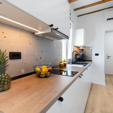 Feel Good In Old Town * Split