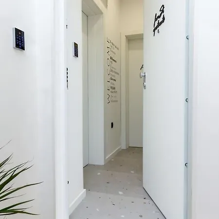 Feel Good In Old Town Split