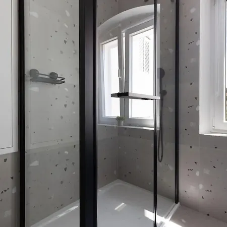 Feel Good In Old Town Apartment