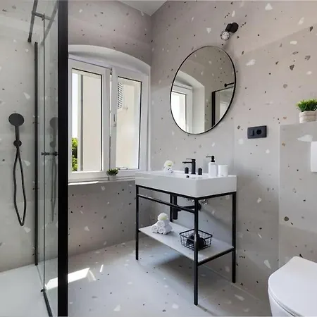 Feel Good In Old Town * Split