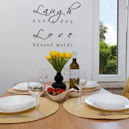 Feel Good In Old Town *