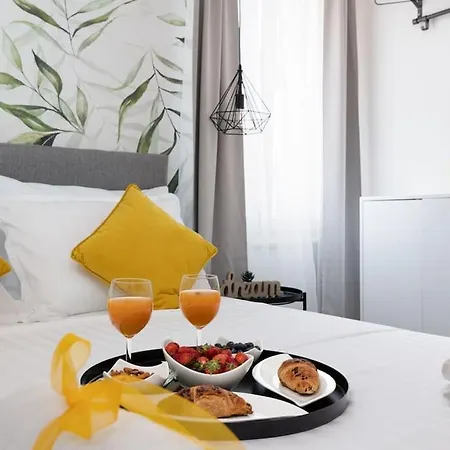 Feel Good In Old Town