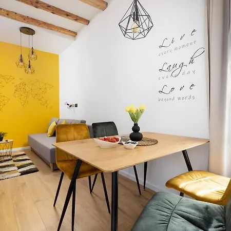 Feel Good In Old Town * Split