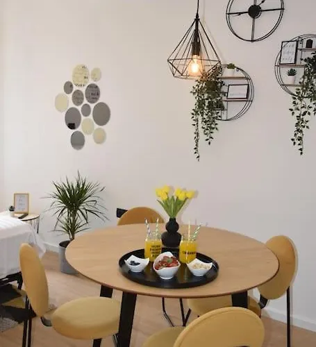 Feel Good In Old Town Split