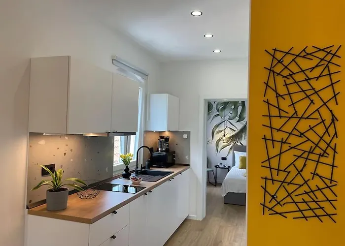 Feel Good In Old Town Apartment