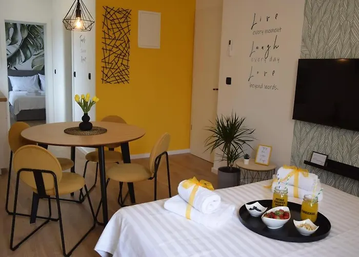 Feel Good In Old Town * Split