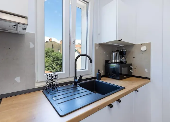 Feel Good In Old Town Apartment