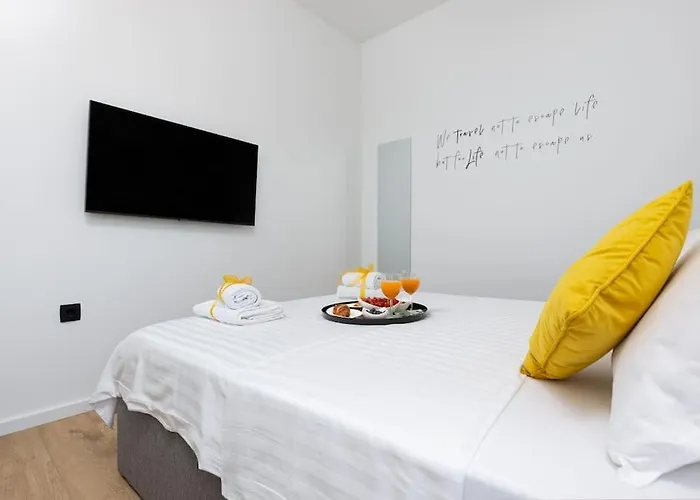 Feel Good In Old Town