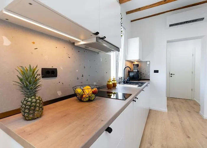 Feel Good In Old Town * Split