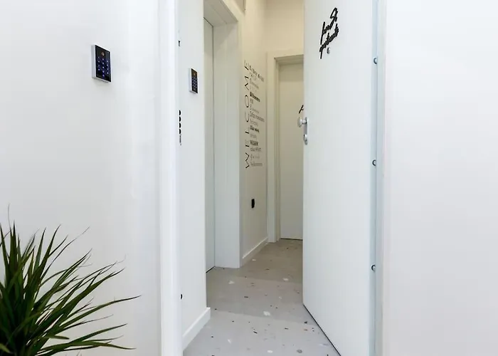 Feel Good In Old Town Split