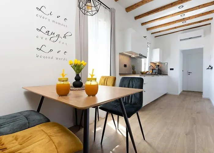 Feel Good In Old Town Apartment Split