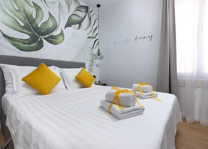 Feel Good In Old Town * Split